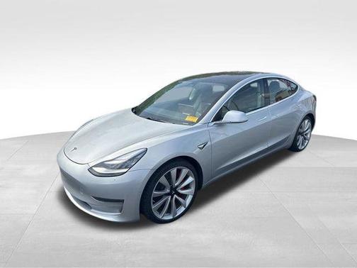 Silver 2018 Tesla Model 3 Performance
