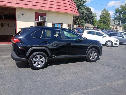 2022 Toyota RAV4 Hybrid XLE