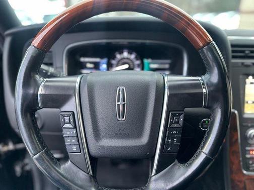 2016 Lincoln Navigator Select