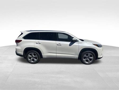 Blizzard Pearl 2017 Toyota Highlander Limited