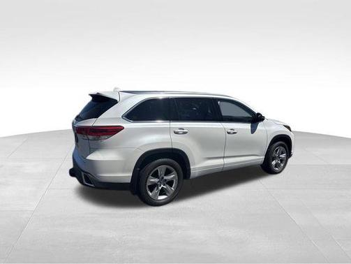Blizzard Pearl 2017 Toyota Highlander Limited
