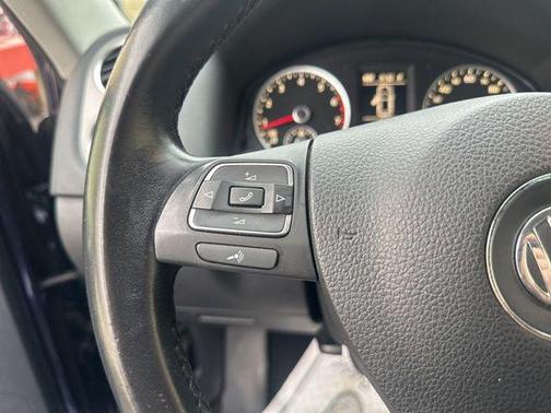 2011 Volkswagen Tiguan SE