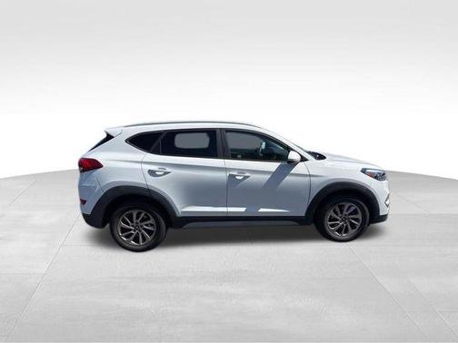 Dazzling White 2017 Hyundai TUCSON Eco