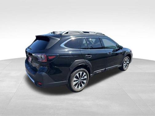 Crystal Black Silica 2024 Subaru Outback Touring