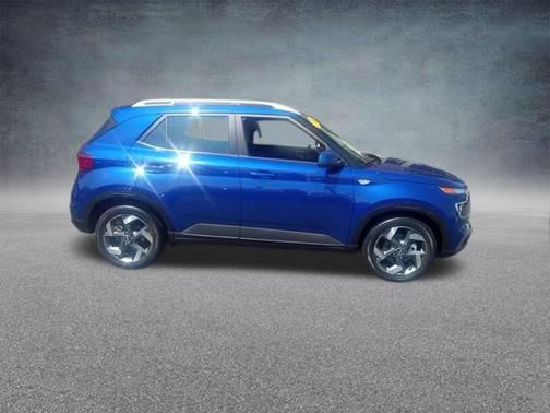 2022 Hyundai VENUE SEL