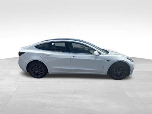Pearl White Multi-Coat 2018 Tesla Model 3 Long Range