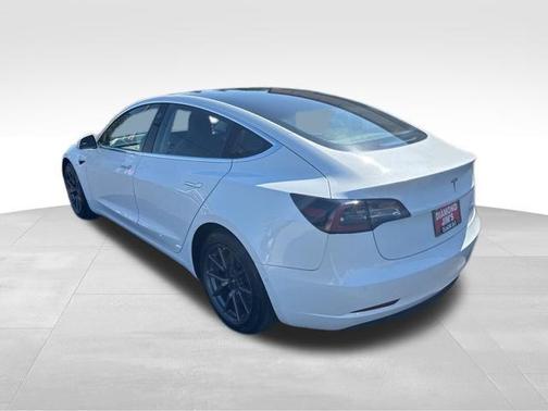 Pearl White Multi-Coat 2018 Tesla Model 3 Performance