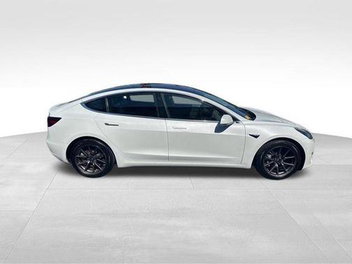Pearl White Multi-Coat 2018 Tesla Model 3 Performance