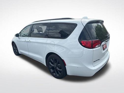 Bright White Clearcoat 2020 Chrysler Pacifica Red S Edition