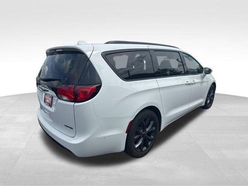 Bright White Clearcoat 2020 Chrysler Pacifica Red S Edition
