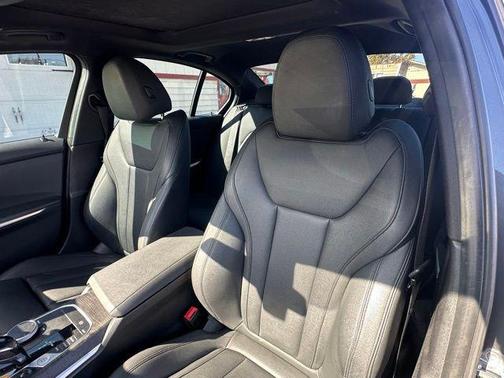 2019 BMW 330 xDrive