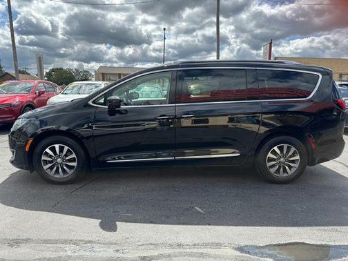 2020 Chrysler Pacifica Touring-L Plus