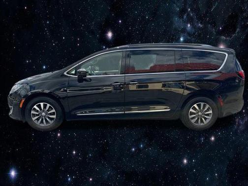 2020 Chrysler Pacifica Touring-L Plus