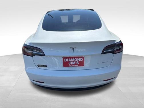 Pearl White Multi-Coat 2022 Tesla Model 3 Long Range