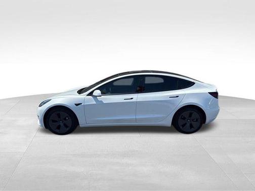 Pearl White Multi-Coat 2022 Tesla Model 3 Long Range