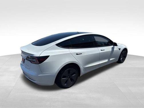 Pearl White Multi-Coat 2022 Tesla Model 3 Long Range