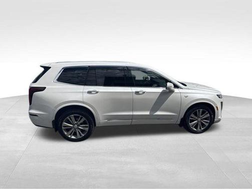Crystal White Tricoat 2021 Cadillac XT6 Premium Luxury AWD