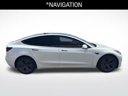 Pearl White Multi-Coat 2023 Tesla Model 3 Standard Range