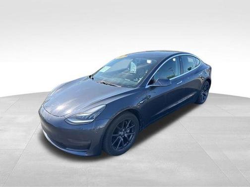 Gray 2019 Tesla Model 3 Long Range