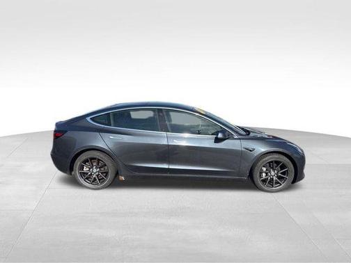 Gray 2019 Tesla Model 3 Long Range