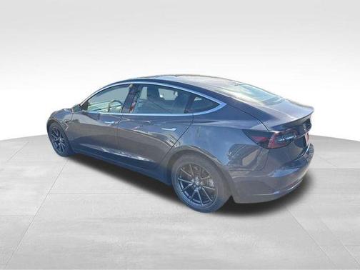 Gray 2019 Tesla Model 3 Long Range