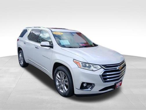 Iridescent Pearl Tricoat 2019 Chevrolet Traverse High Country