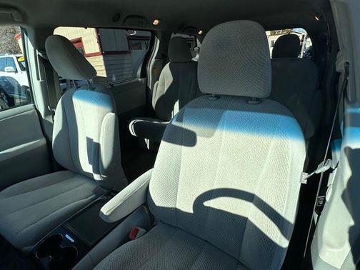 2013 Toyota Sienna LE