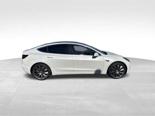 Pearl White Multi-Coat 2018 Tesla Model 3 Long Range