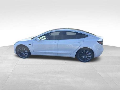 Pearl White Multi-Coat 2018 Tesla Model 3 Long Range
