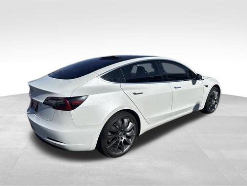 Pearl White Multi-Coat 2018 Tesla Model 3 Long Range