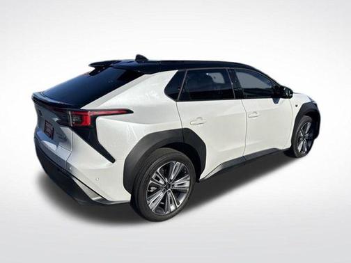 Cosmic White Pearl 2-Tone 2023 Subaru Solterra Touring