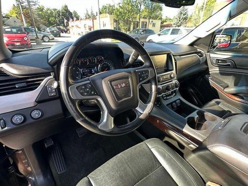 2017 GMC Yukon XL SLT