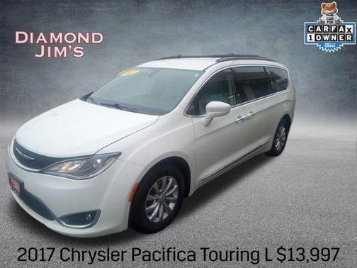 2017 Chrysler Pacifica Touring-L