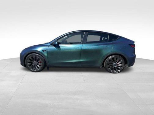 Pearl White Multi-Coat 2022 Tesla Model Y Performance Dual Motor All-Wheel Drive
