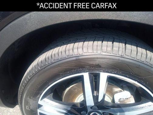 2022 Volvo XC40 T5 R-Design