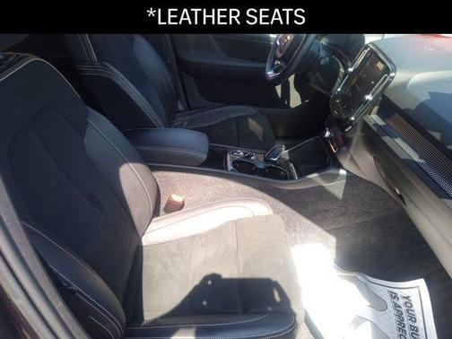 2022 Volvo XC40 T5 R-Design