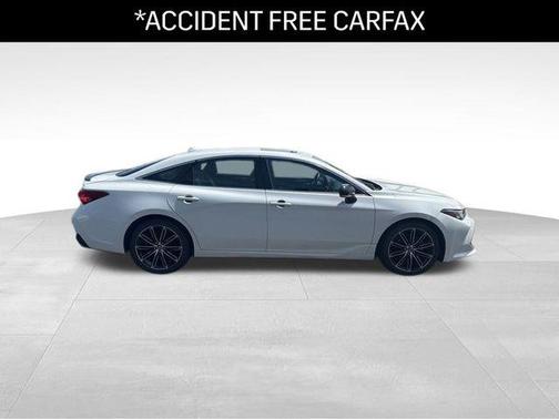 Pearl 2019 Toyota Avalon Touring