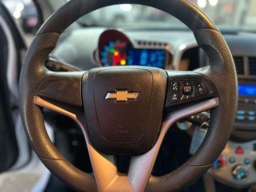 2016 Chevrolet Sonic LS