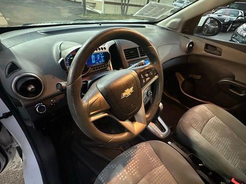 2016 Chevrolet Sonic LS