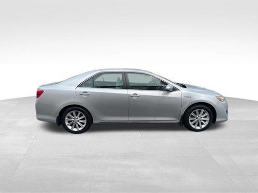 Classic Silver Metallic 2012 Toyota Camry Hybrid XLE