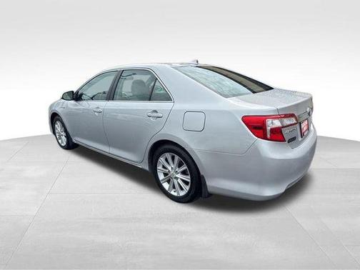Classic Silver Metallic 2012 Toyota Camry Hybrid XLE