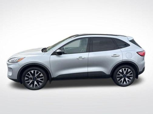Ingot Silver Metallic 2020 Ford Escape SE