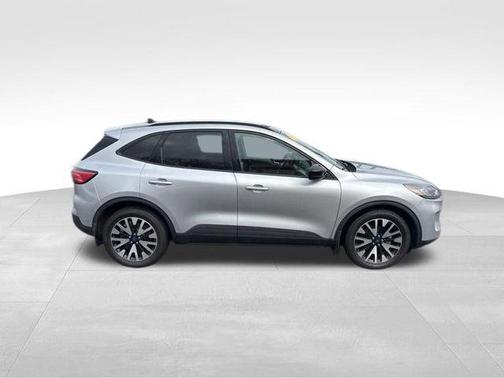 Ingot Silver Metallic 2020 Ford Escape SE