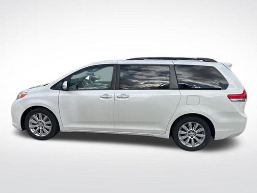 Blizzard Pearl 2013 Toyota Sienna Limited