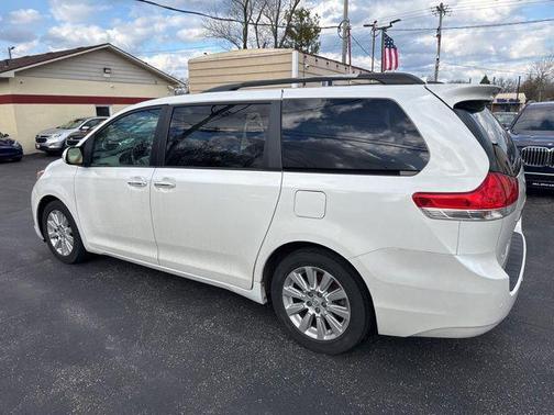 Blizzard Pearl 2013 Toyota Sienna Limited