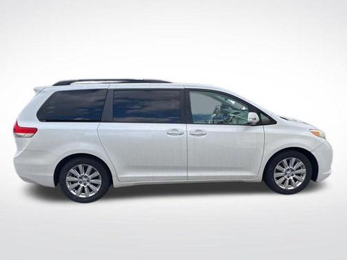 Blizzard Pearl 2013 Toyota Sienna Limited