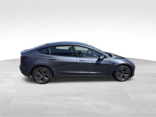 Deep Blue Metallic 2022 Tesla Model 3 Long Range