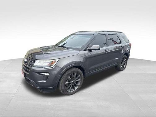 Magnetic 2018 Ford Explorer XLT