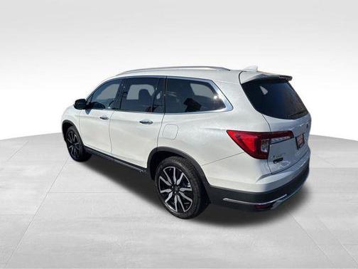 Platinum White Pearl 2021 Honda Pilot Touring 8-Passenger