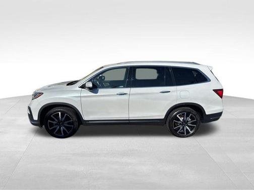 Platinum White Pearl 2021 Honda Pilot Touring 8-Passenger